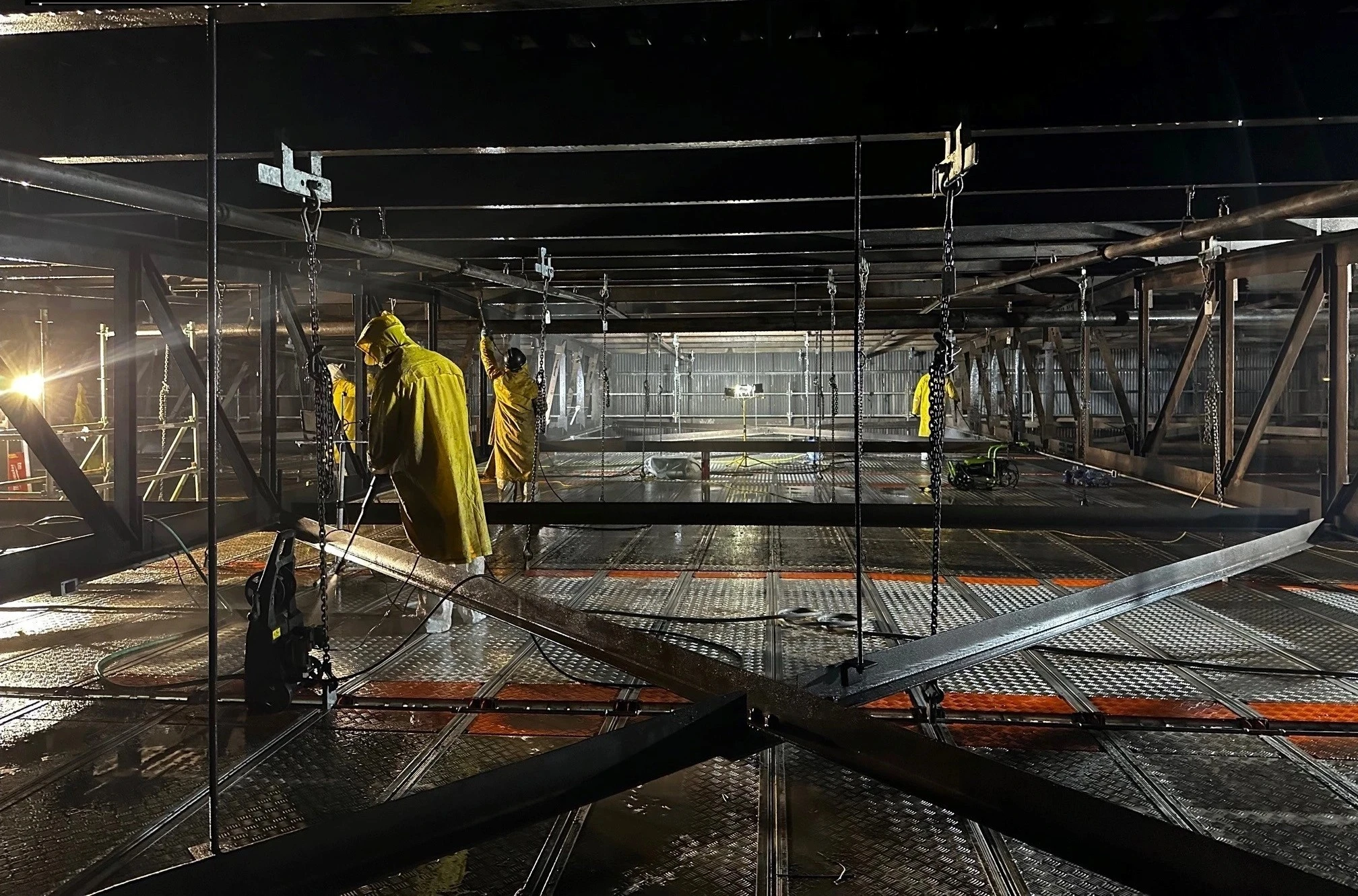 Cleaning the V-Deck™ platforms